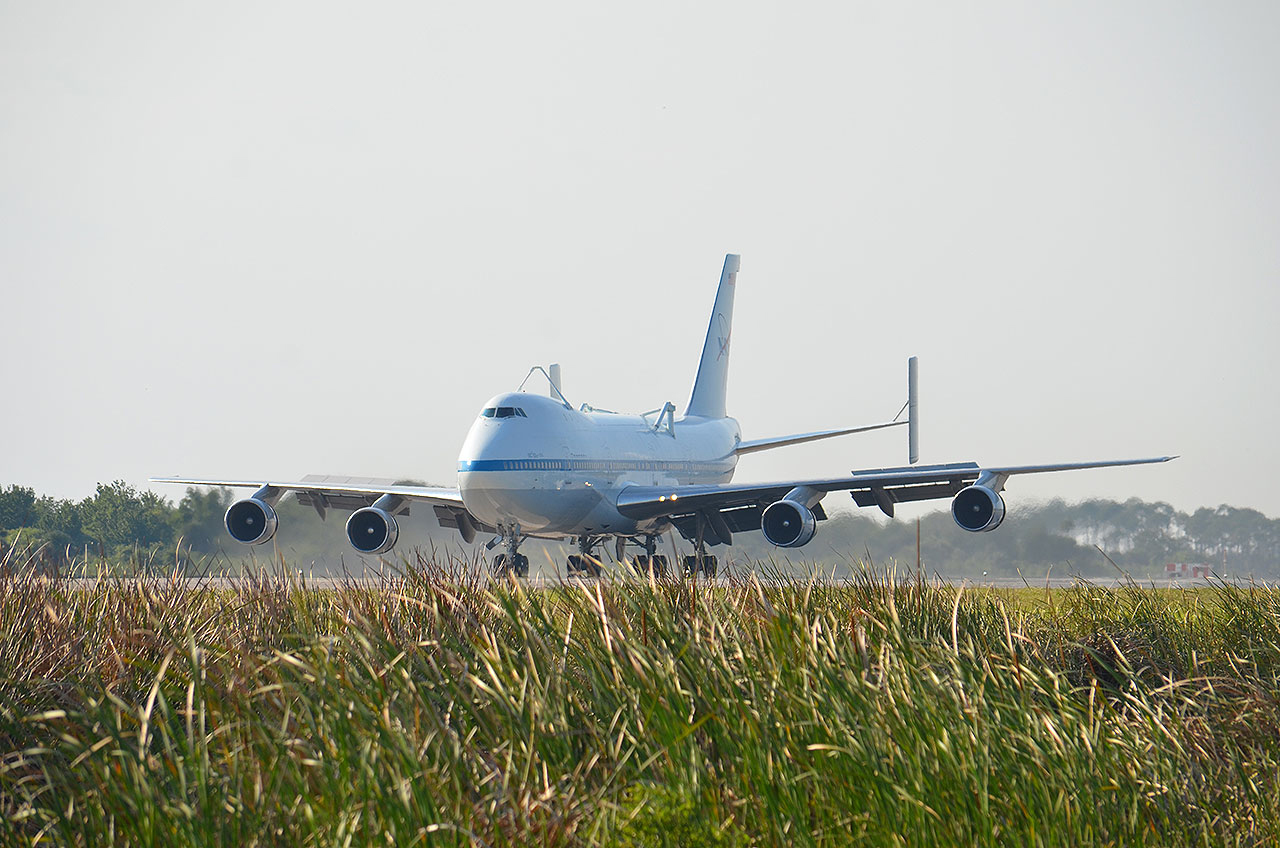 NASA Jumbo Jet Arrives to Ferry Shuttle Discovery to Smithsonian